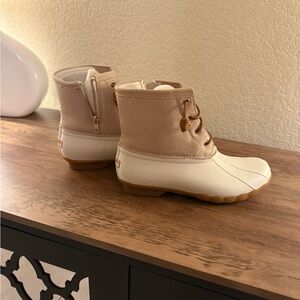 Sperry Beige and Cream Lace-Up Boots
